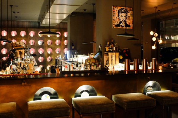 33RPM Bar in München Jams Music Hotel Drinks Erfahrung Bewertung