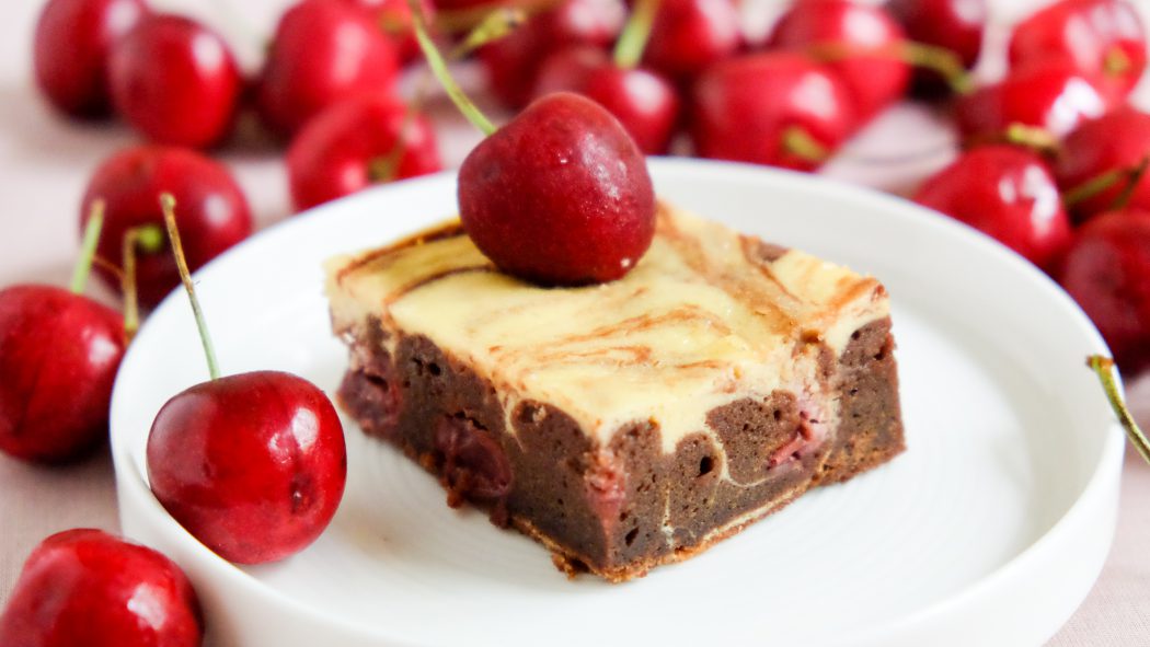 Rezept für Cheesecake Brownies mit Kirschen Käsekuchen Schokoladenboden 1