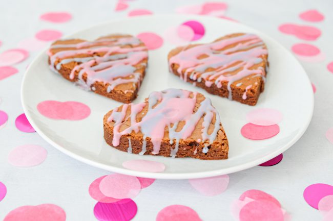 Backen für Valentinstag - Rezept für Brownie-Herzen