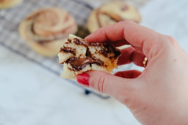 Einfaches Rezept für Nutella-Muffins mit flüssigem Kern aus Nutella