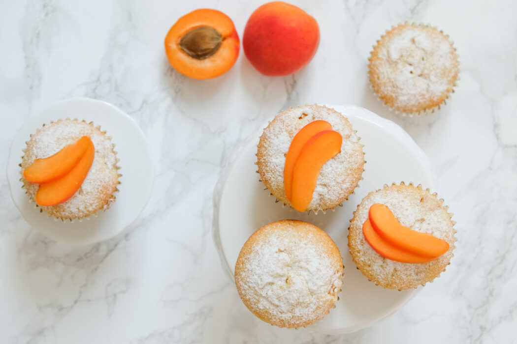Mediterrane Muffins mit Aprikosen &amp; Olivenöl – Food Blog ninastrada