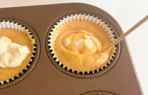 Kürbis Muffins mit Frischkäse Füllung